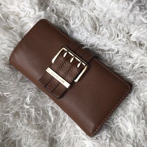 Michael Kors Tri fold wallet tons of storage